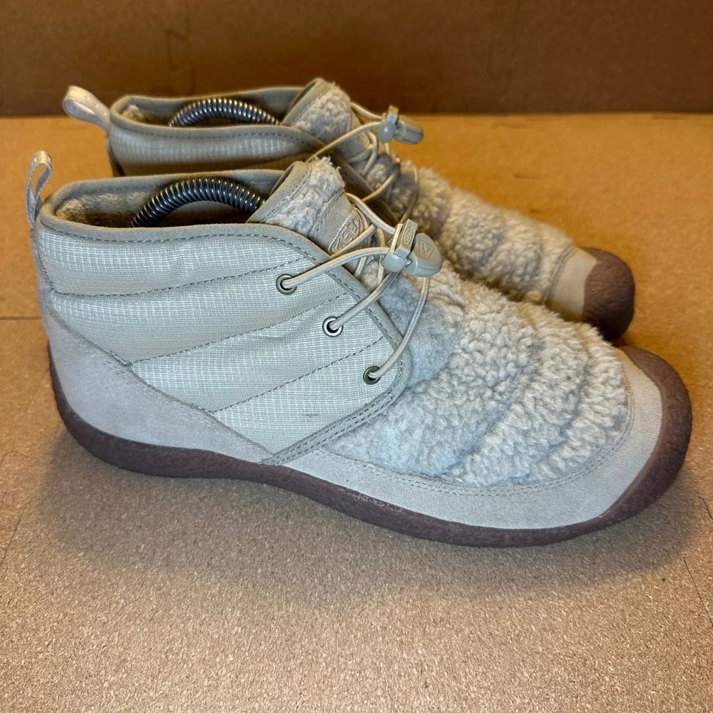 Keen‎ Howser II Mid Beige Faux Fur Bungee Lace Ankle Boots Womens 10 1023819